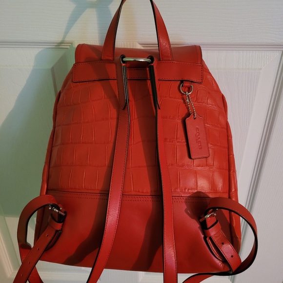 Coach Turnlock Rucksack In Embossed Carmine - Picture 5 of 11